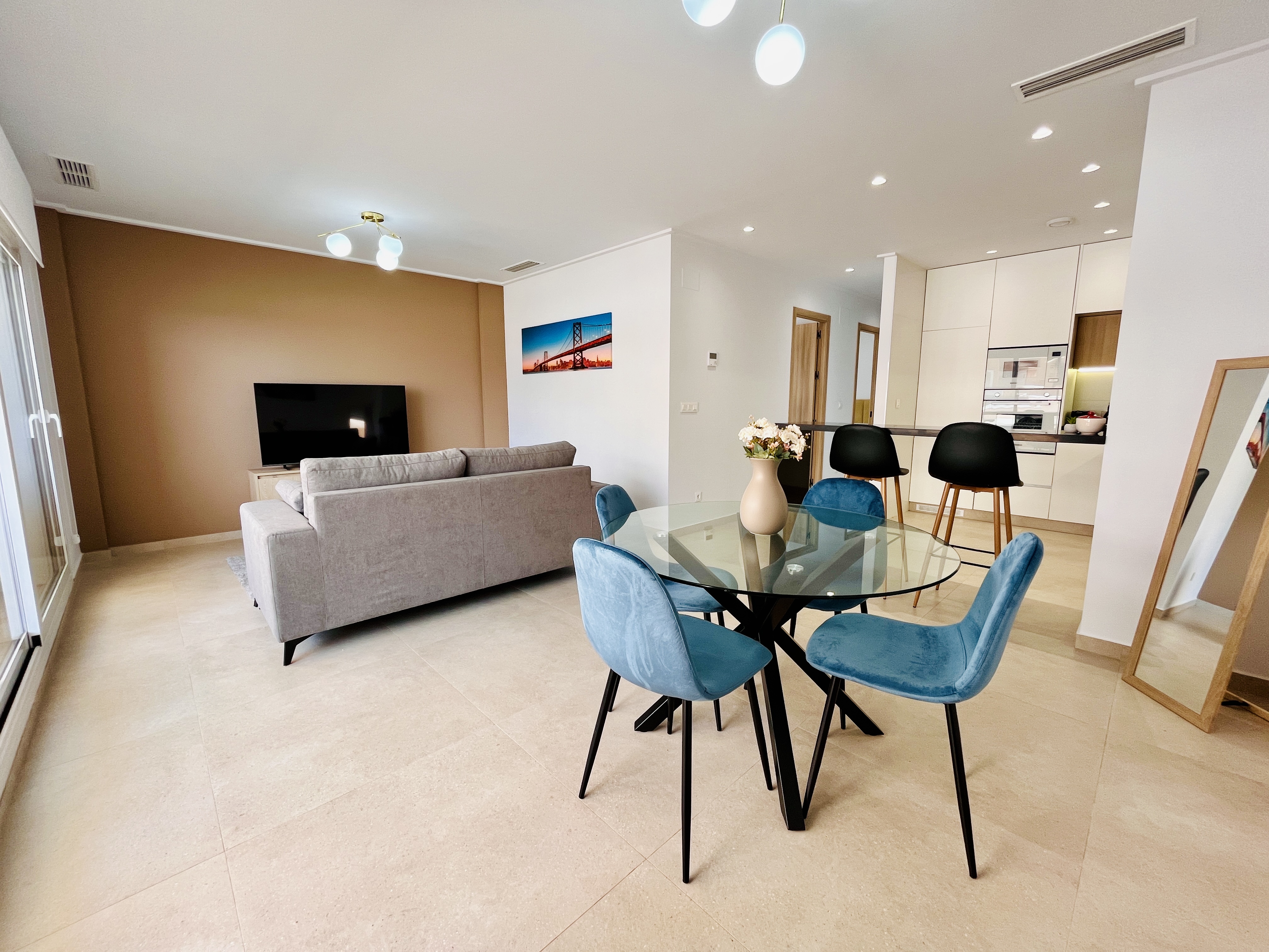 Apartment in Urbanizacion El Raso - Image 5