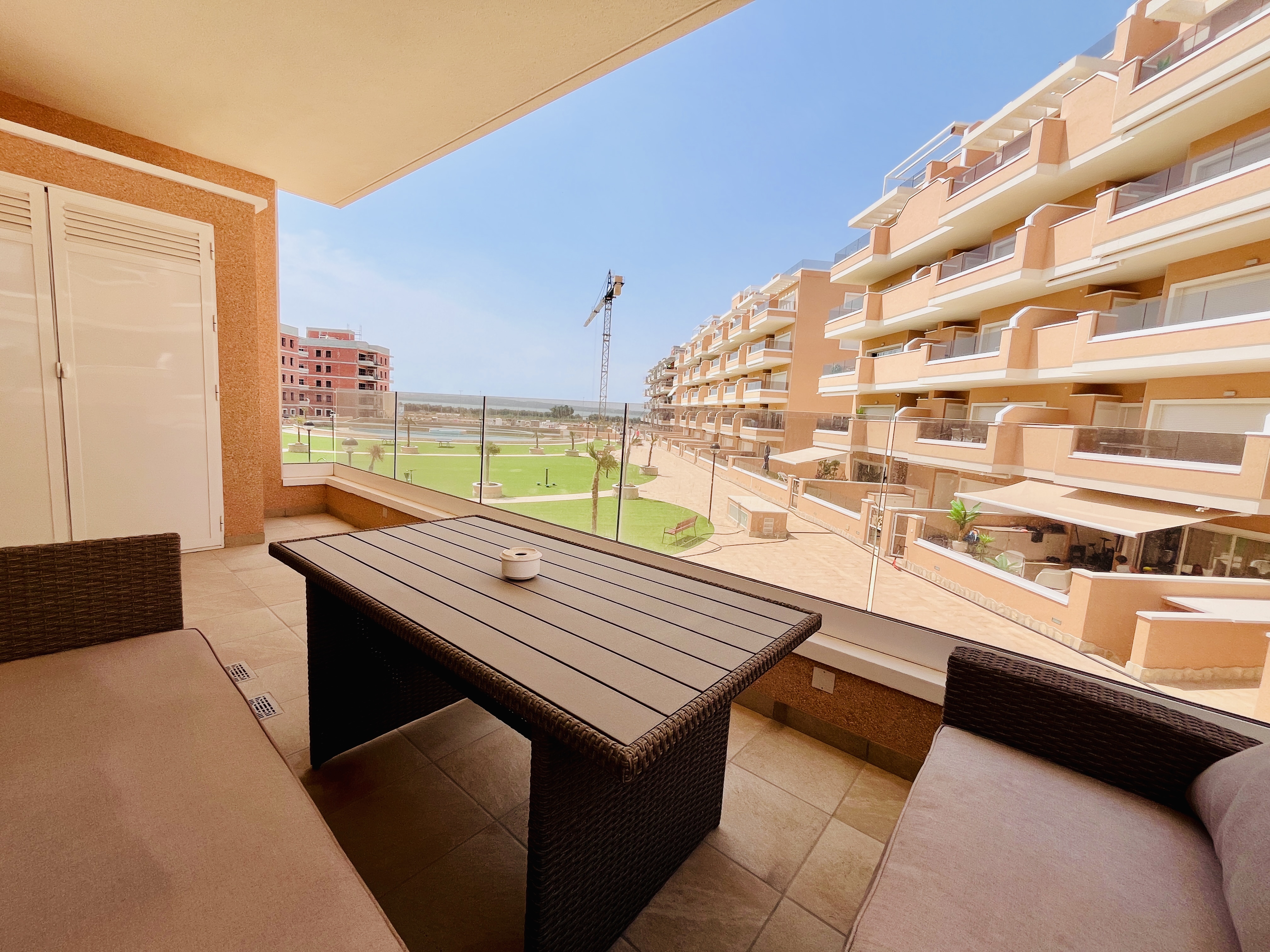 Apartment in Urbanizacion El Raso - Image 4