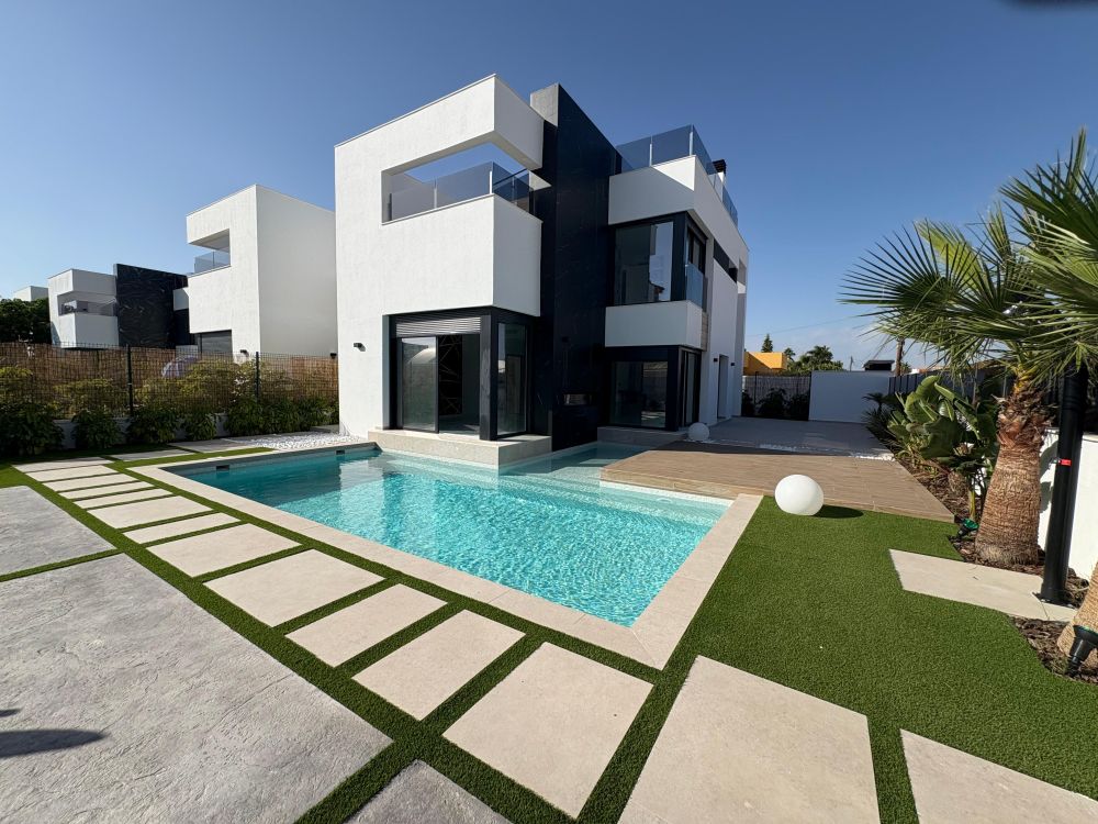 Villa in Torrevieja - Image 3