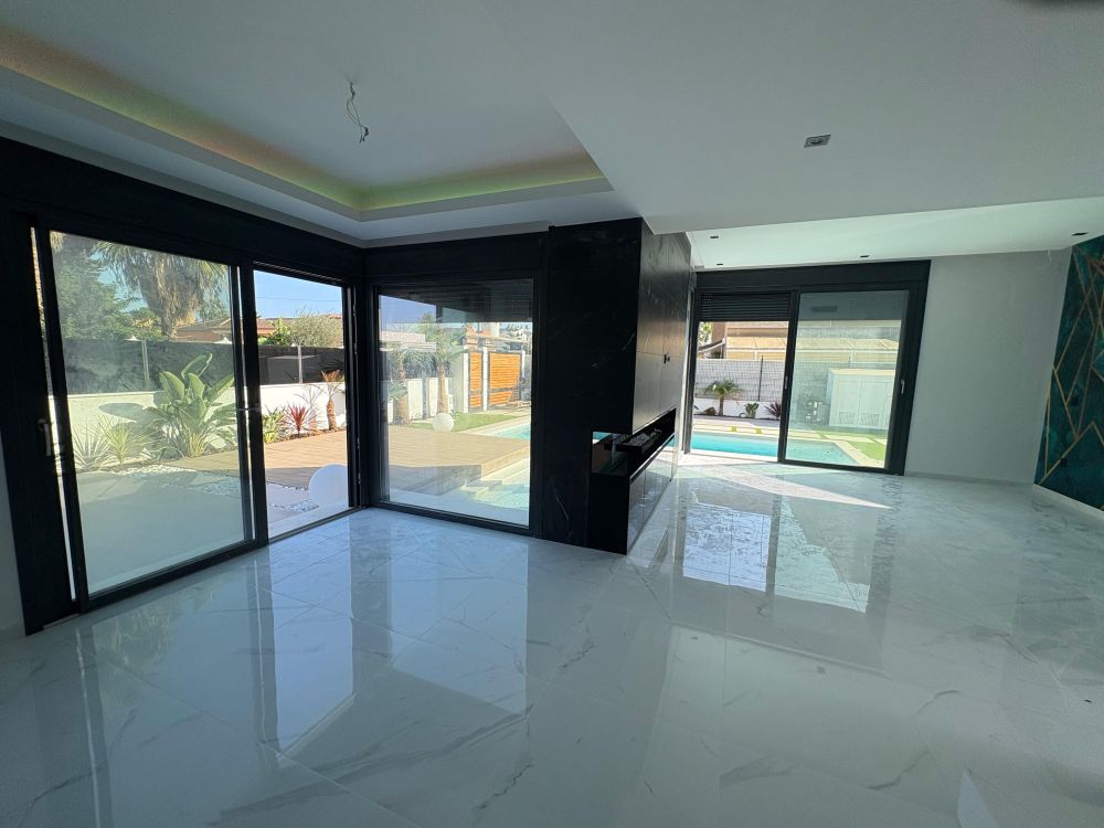 Villa in Torrevieja - Image 4