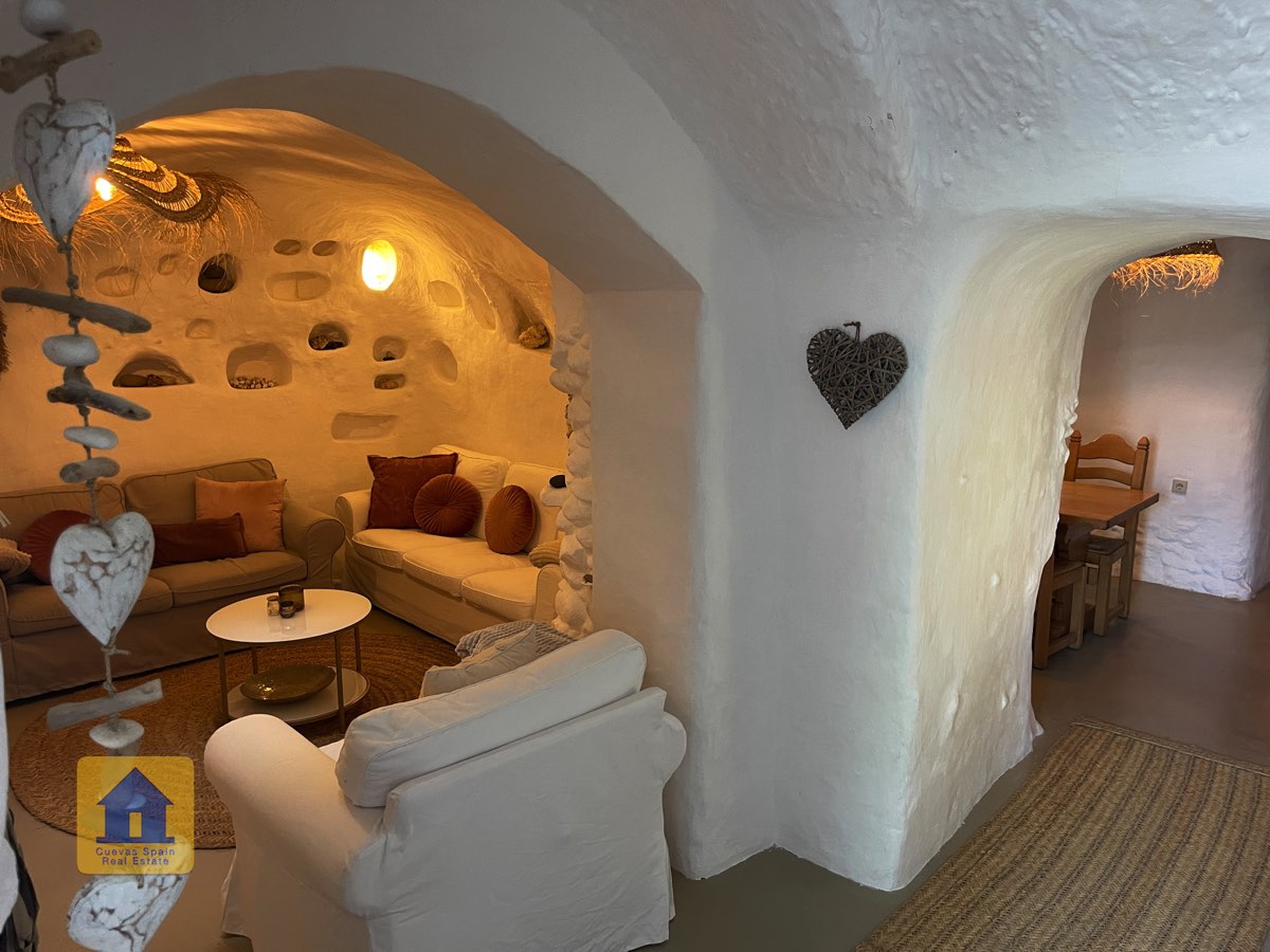 House in Villanueva de las Torres - Image 4