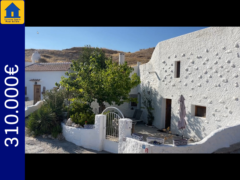 House in Villanueva de las Torres - view 1