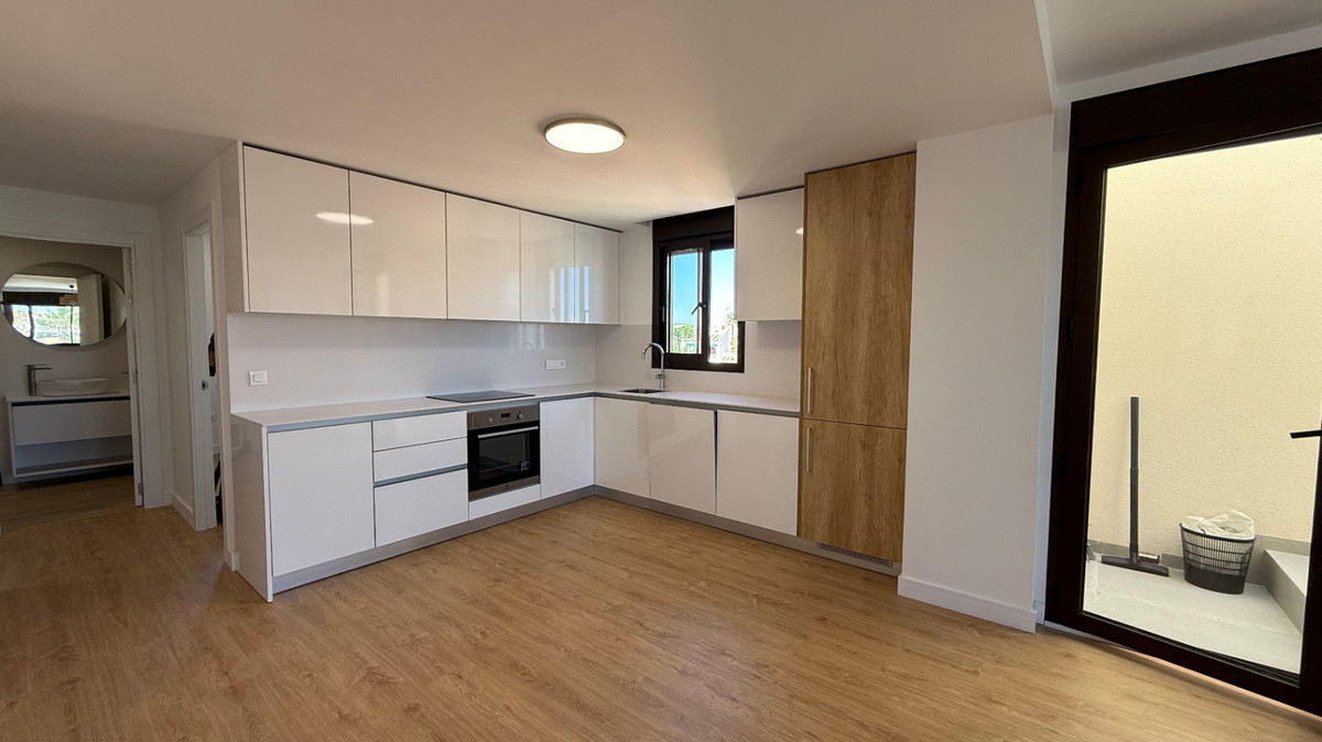 Penthouse in Urbanizacion los Balcones - Image 3