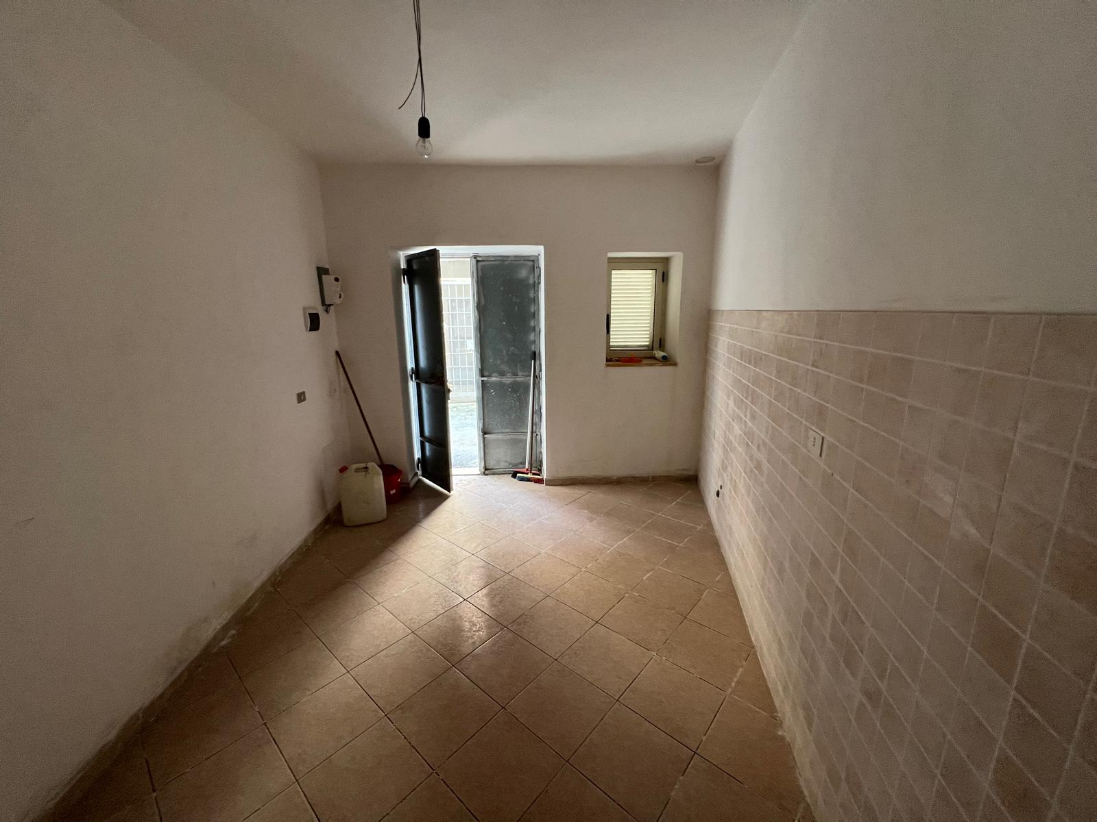 Apartment in Grisolia - Image 2