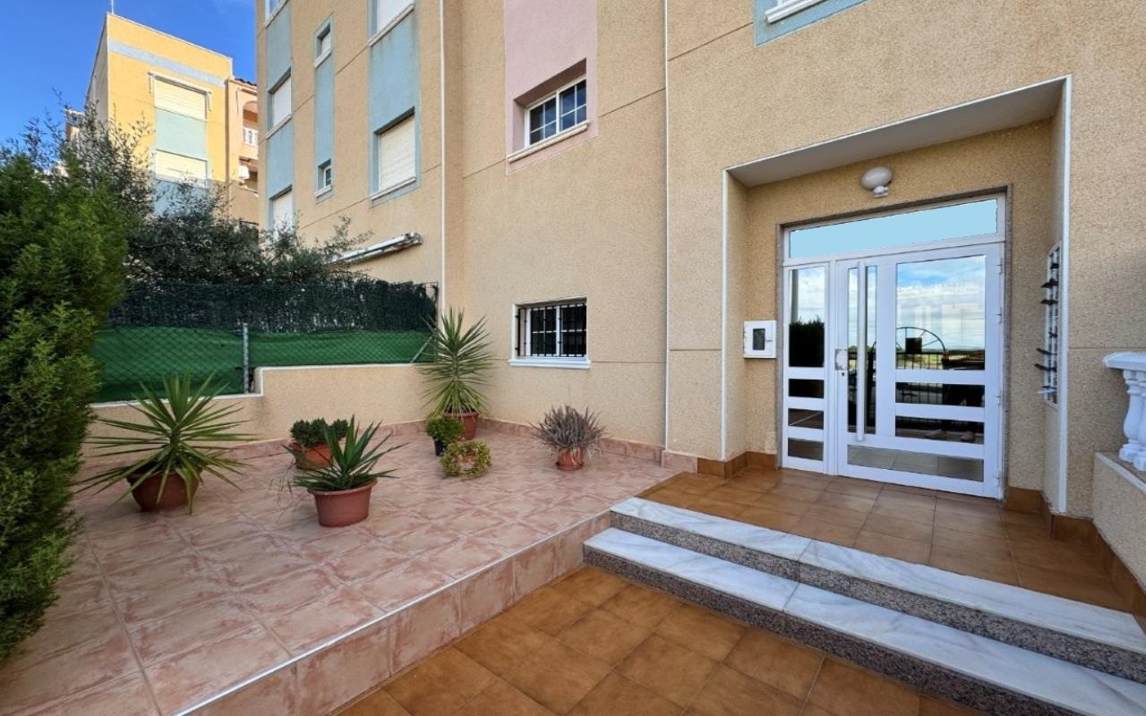 Apartamento en venta en Torrevieja zona La Mata