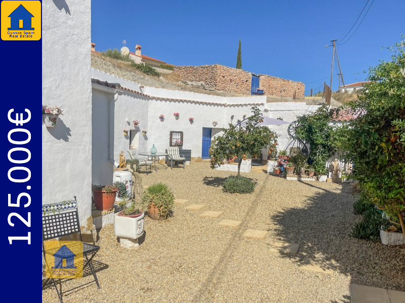 House in Castillejar - view 1