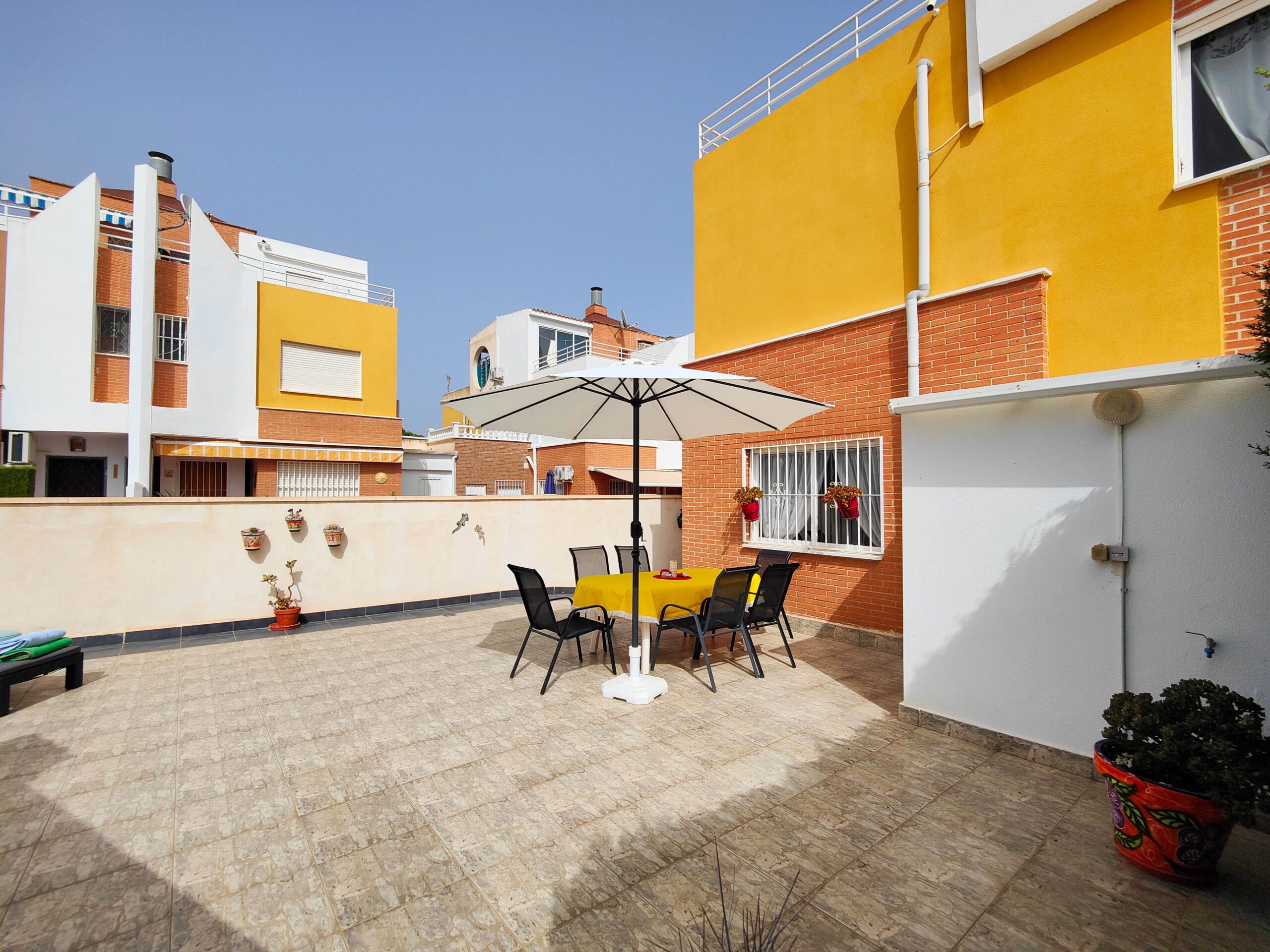 House in Urbanizacion los Balcones - Image 3