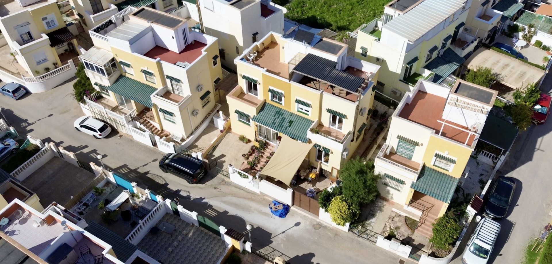 House in Urbanizacion los Balcones - Image 2
