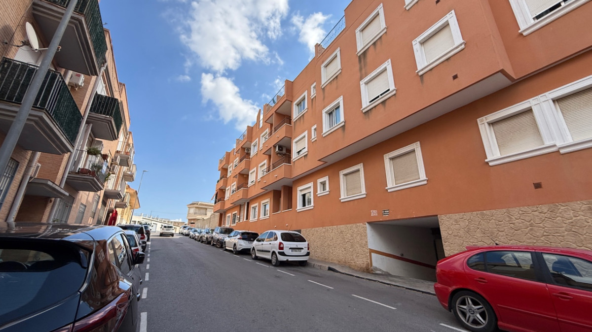 Apartment in San Miguel de Salinas - Image 2