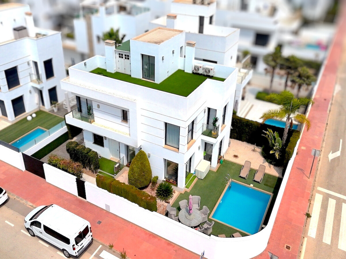 Villa in Rojales - view 1