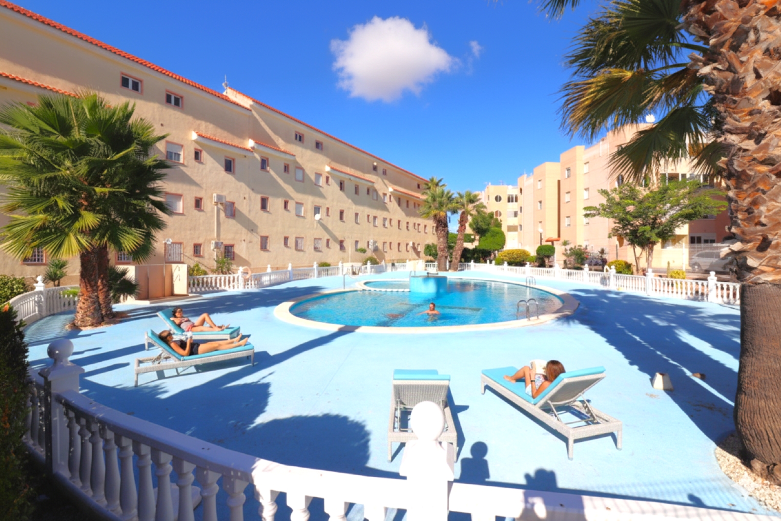 Apartment in Torrevieja - view 1