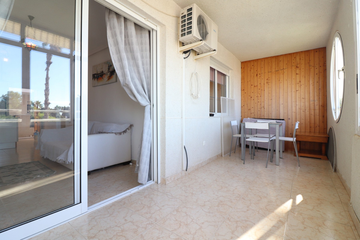Apartment in Torrevieja - Image 2