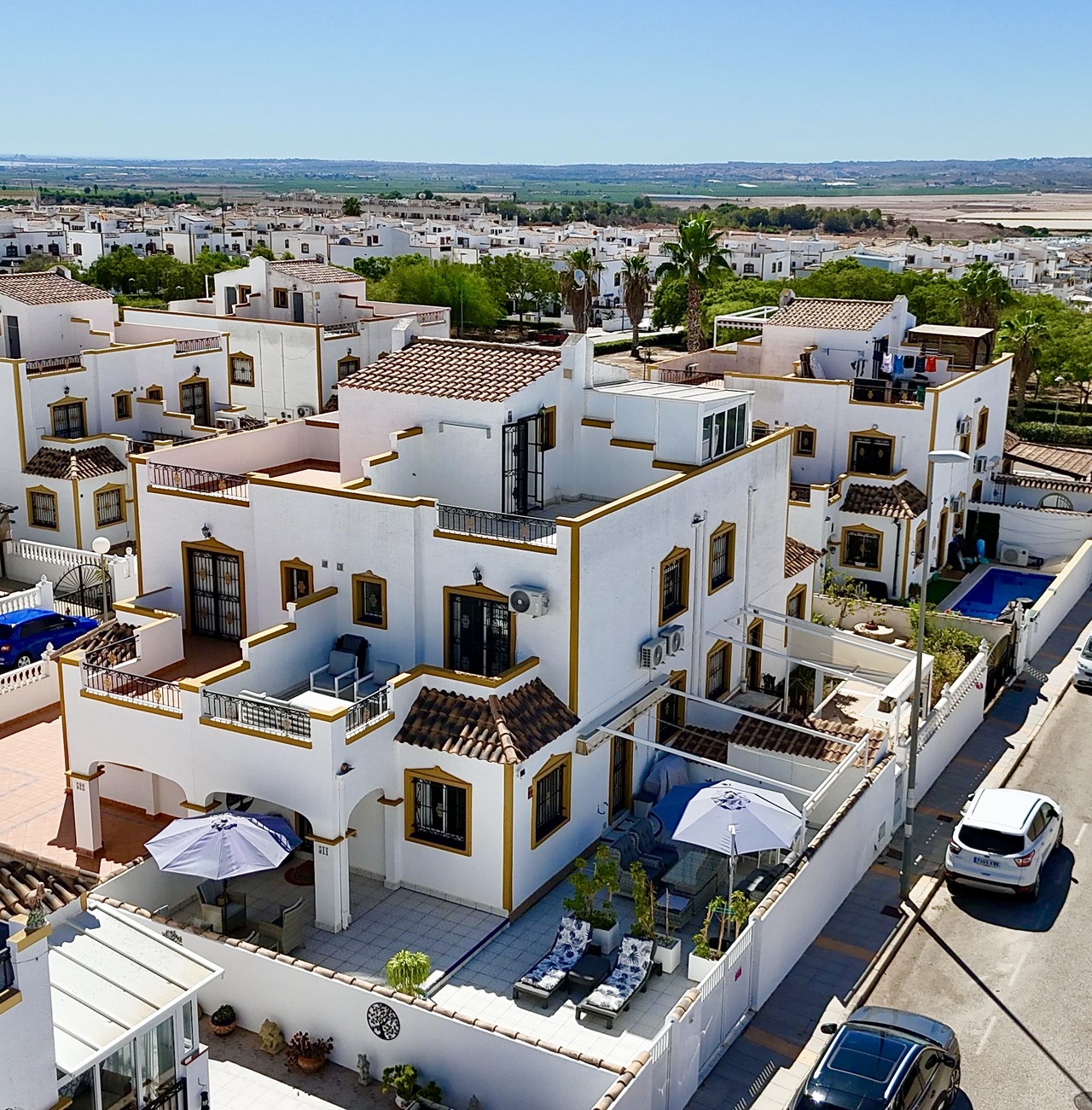 House in Los Montesinos - view 1