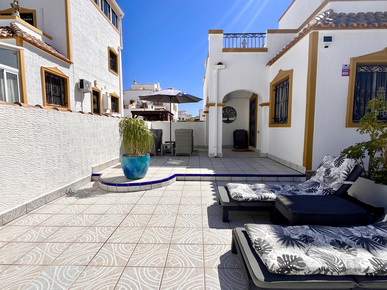 House in Los Montesinos - Image 4