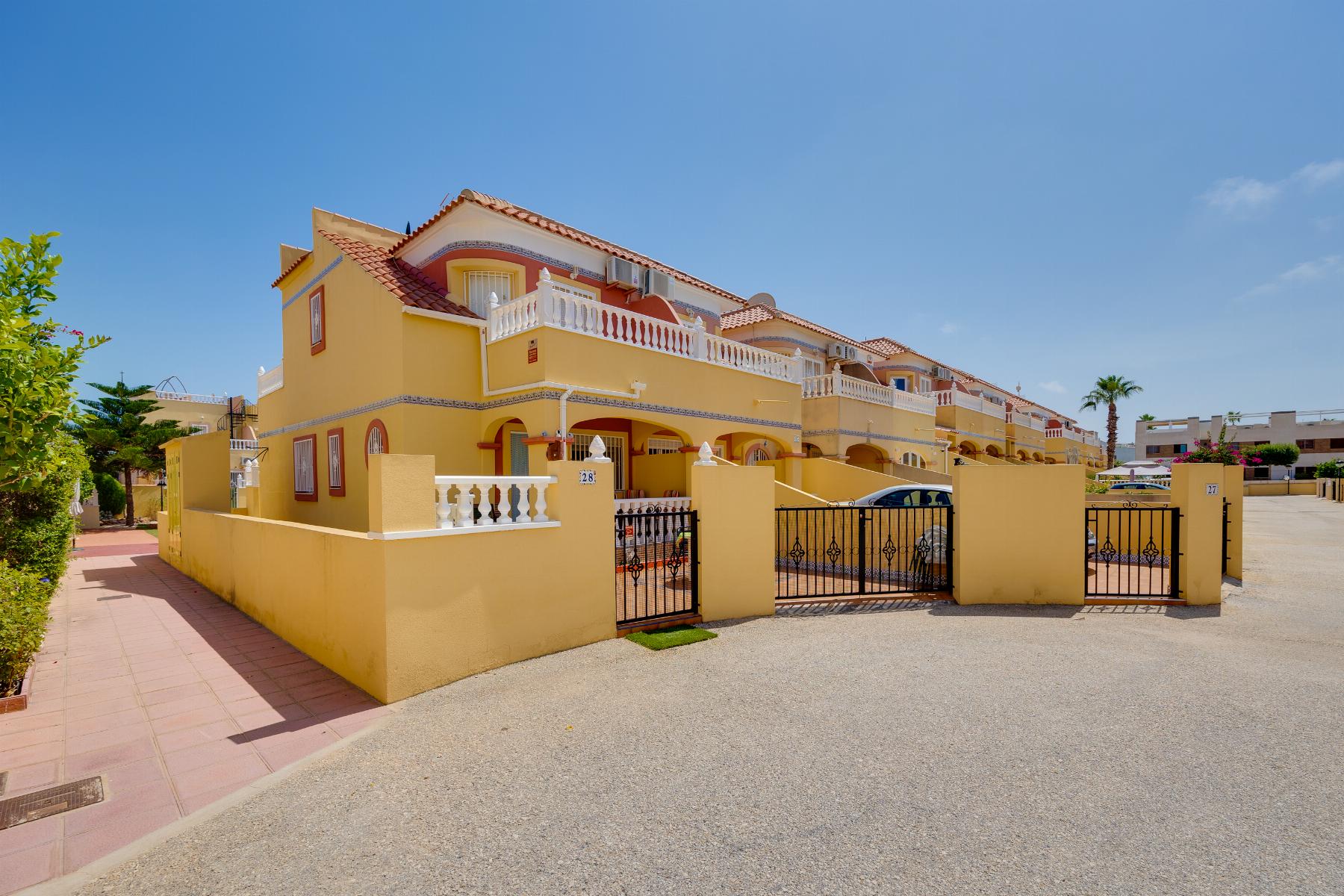 Villa in La Zenia - Image 2