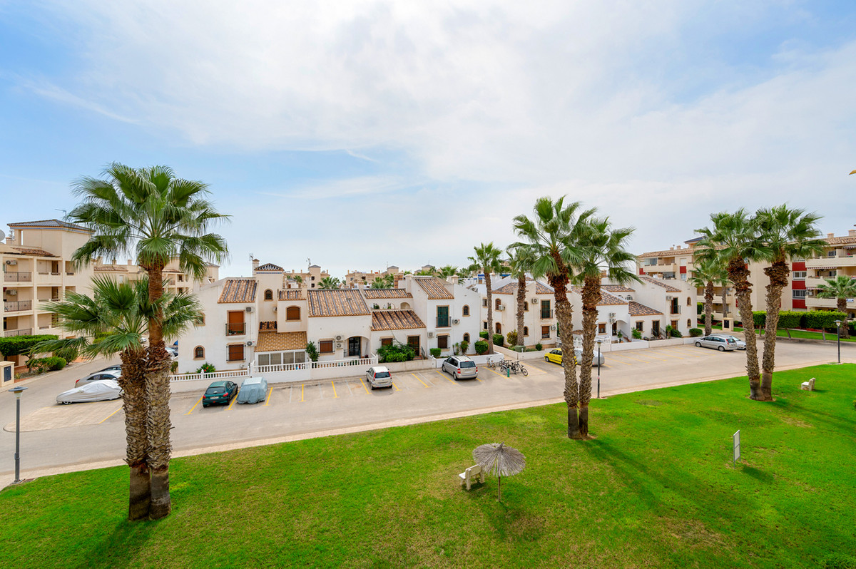 Apartment in Playa Flamenca - Image 3