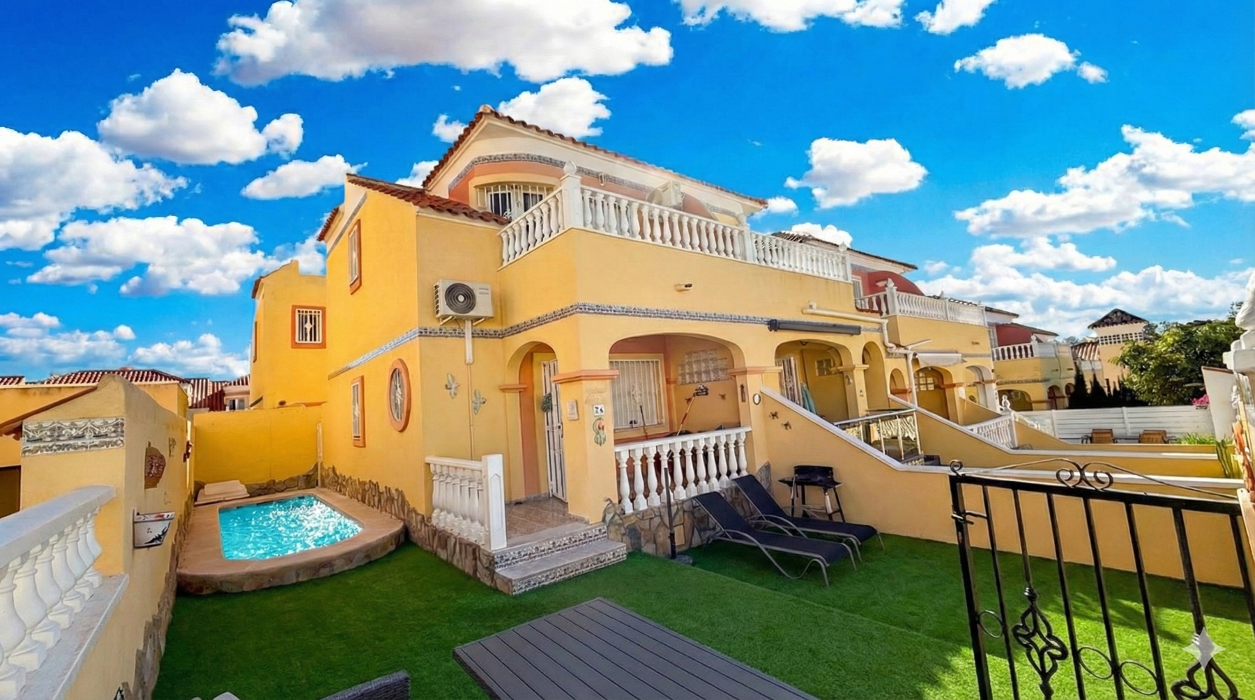 House in Urbanizacion los Balcones - view 1