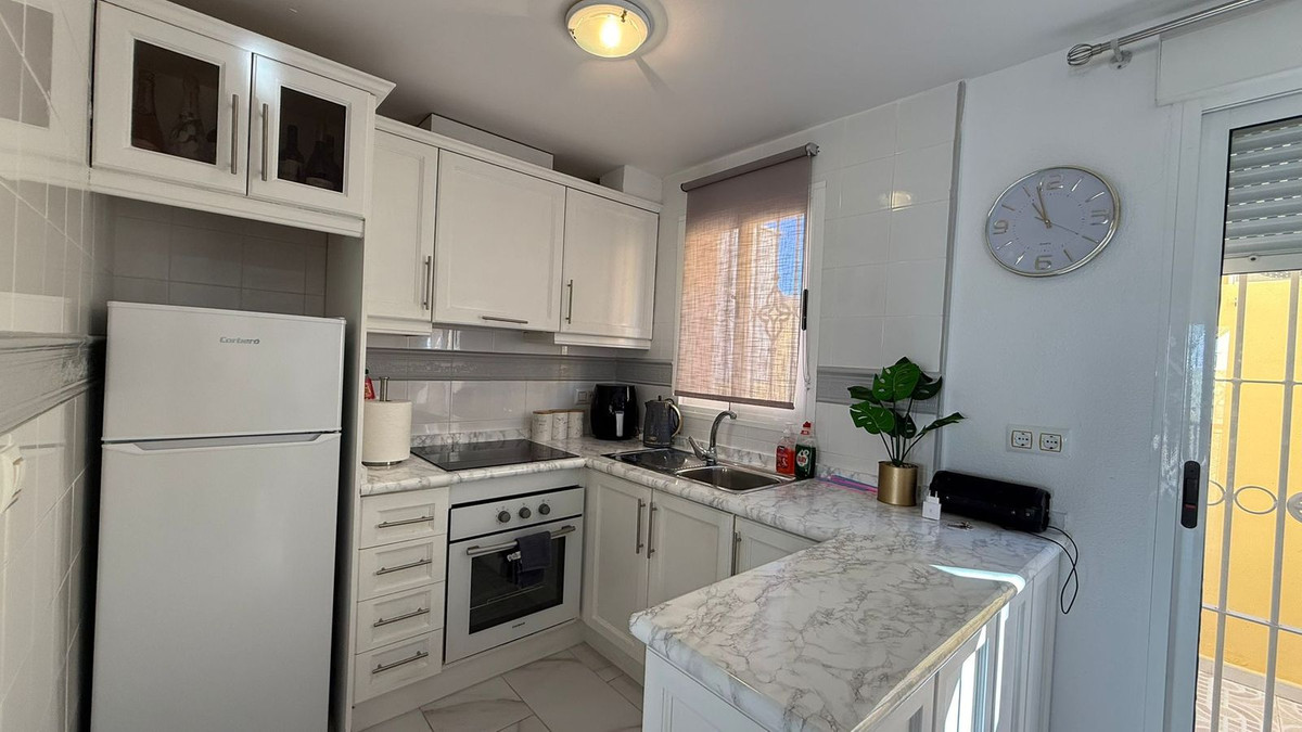 House in Urbanizacion los Balcones - Image 5