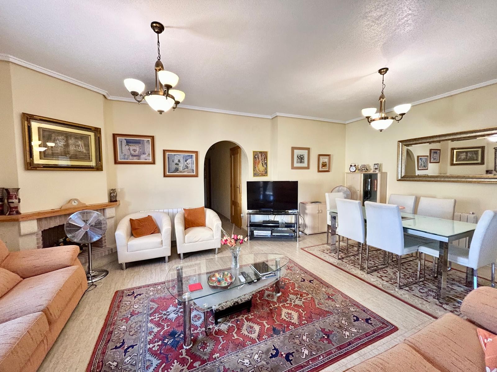 Villa in El Chaparral - Image 4