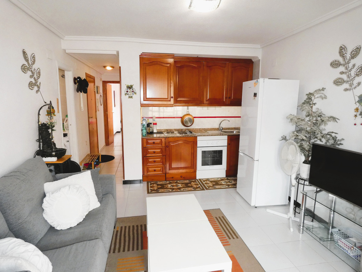 Penthouse in Torrevieja - Image 2