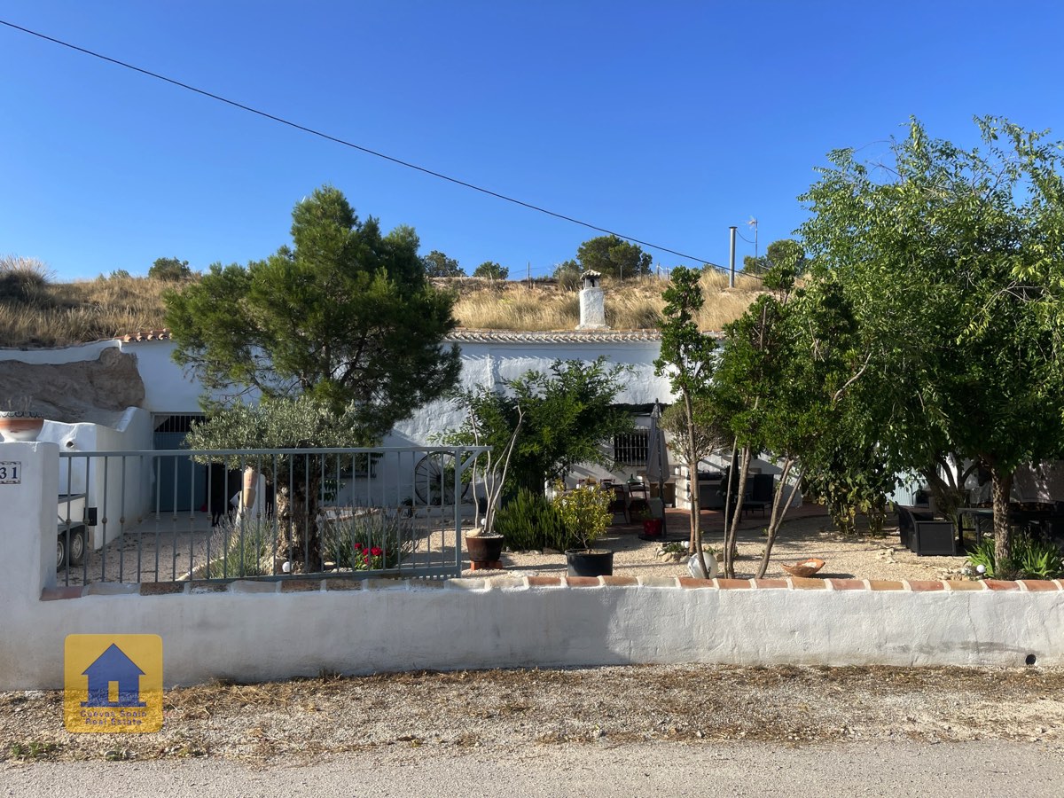 House in Venta de Micena - Image 2