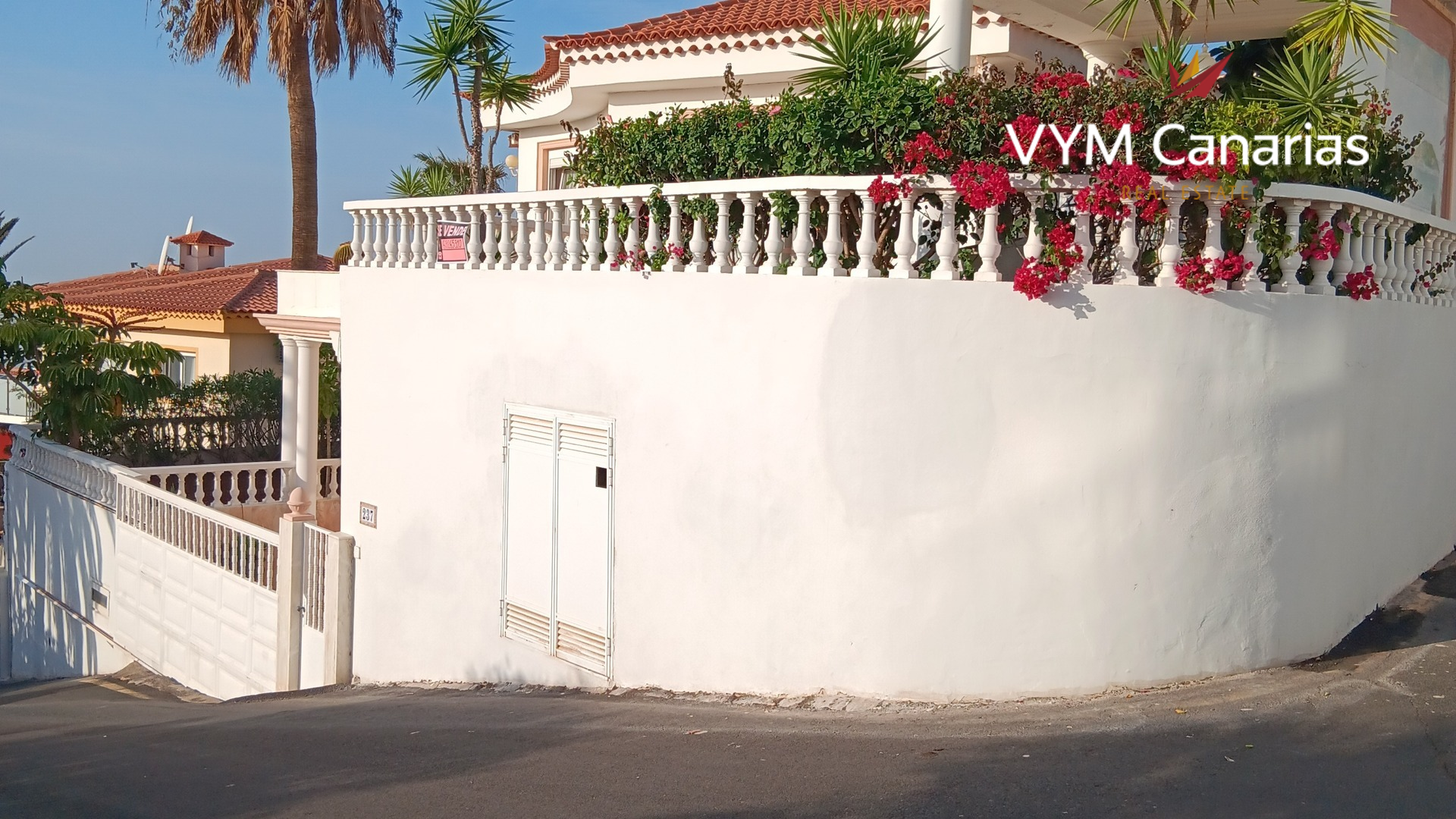 Villa in Chayofa - view 1