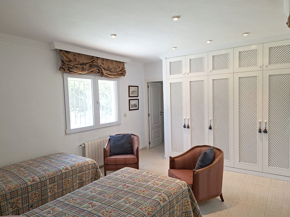 Villa for sale in Denia