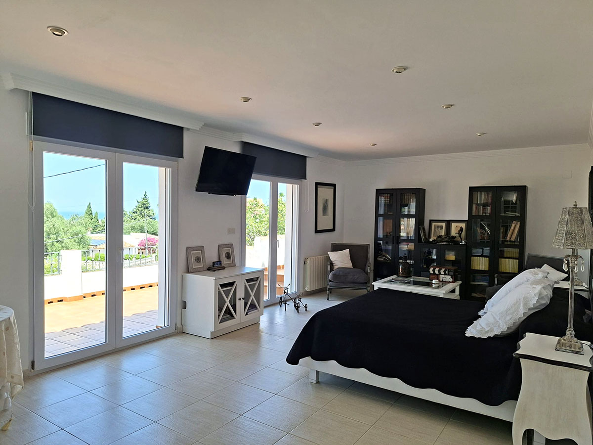 Villa for sale in Denia