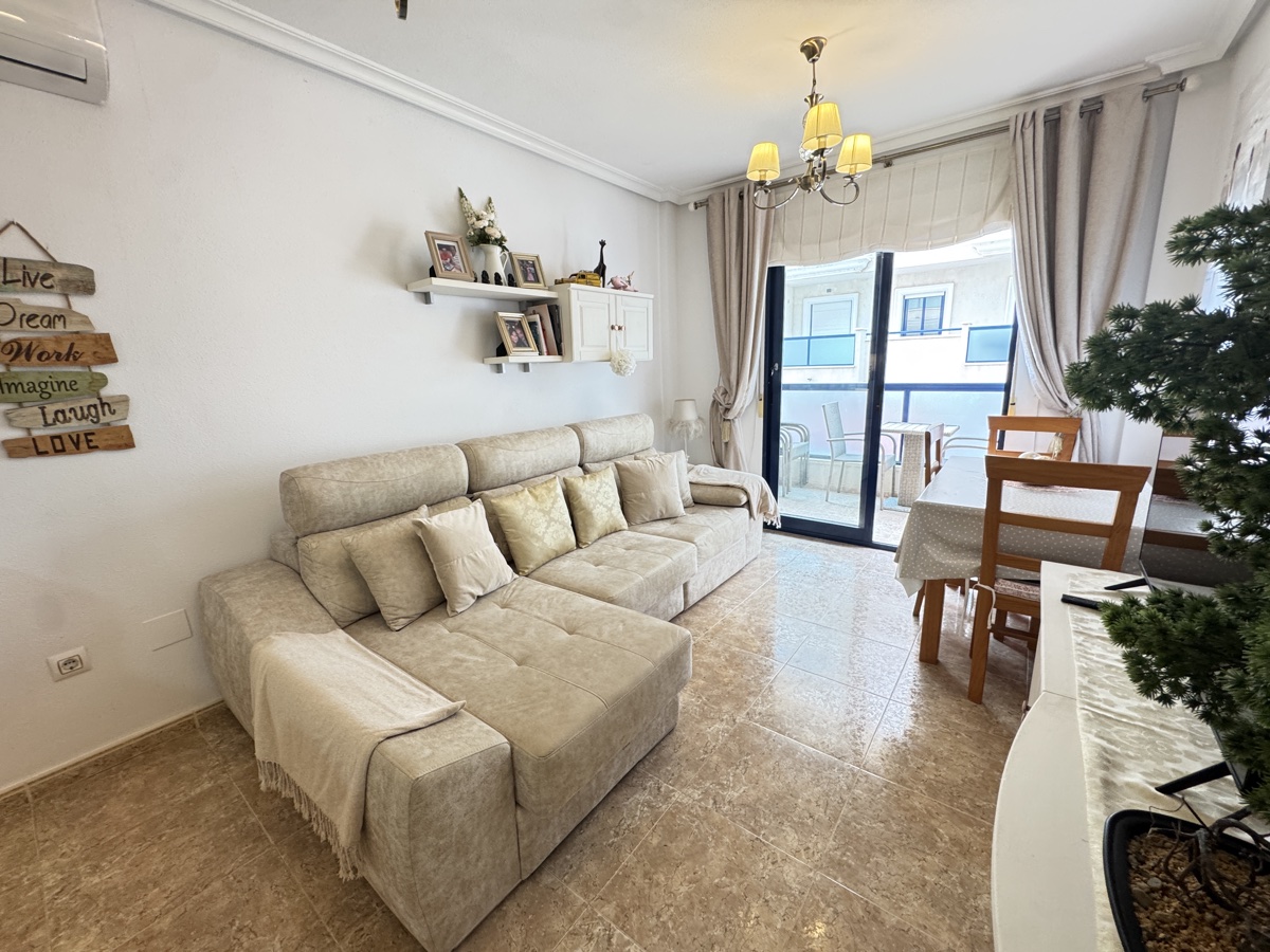 Apartment in Cabo Roig - Image 2