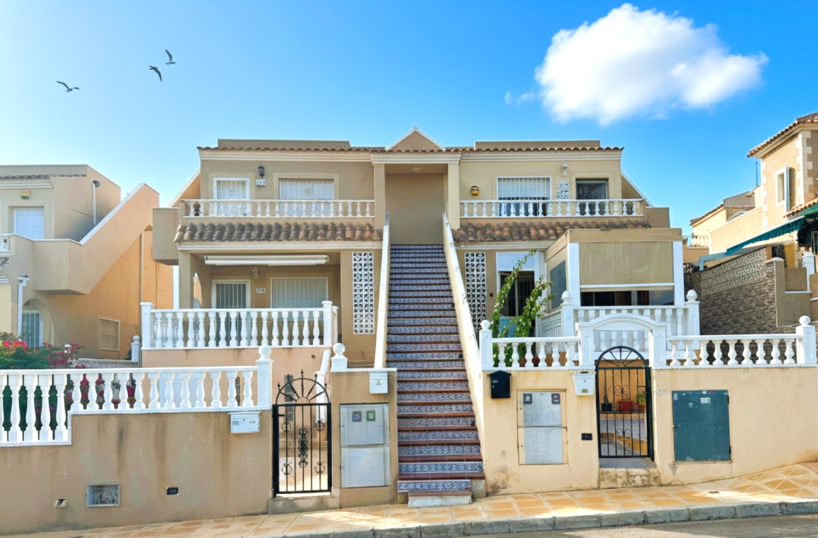 Penthouse in Villamartin - view 1