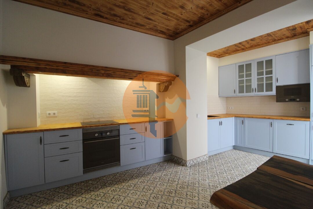 Apartment in Sao Bras de Alportel - Image 2