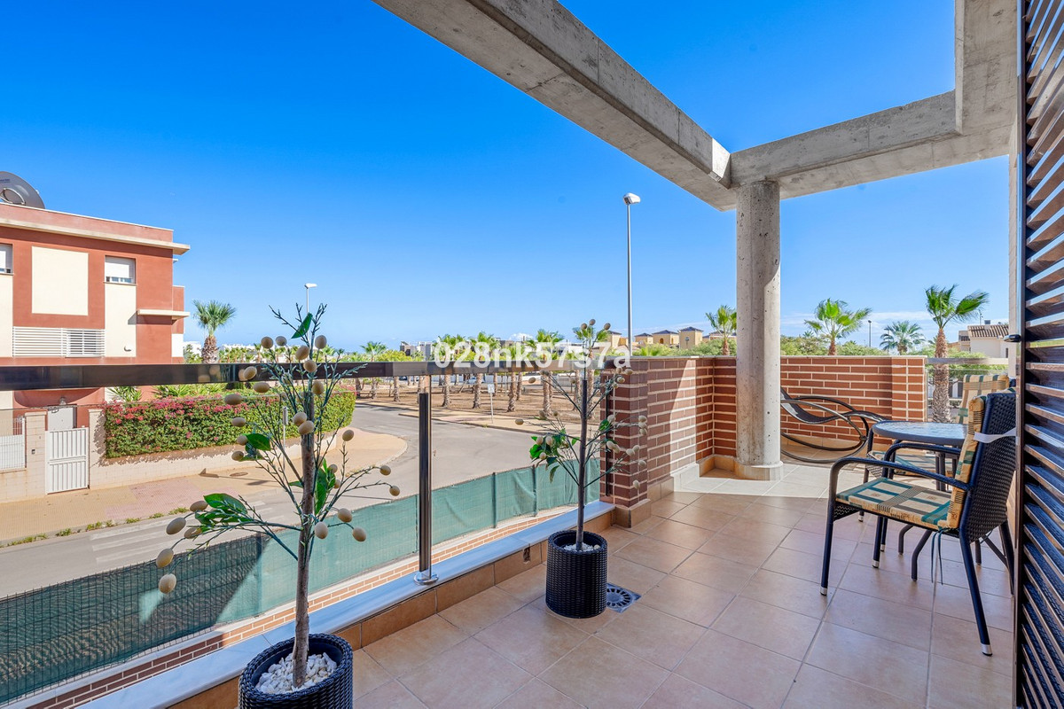 Apartment in Dehesa de Campoamor - Image 2