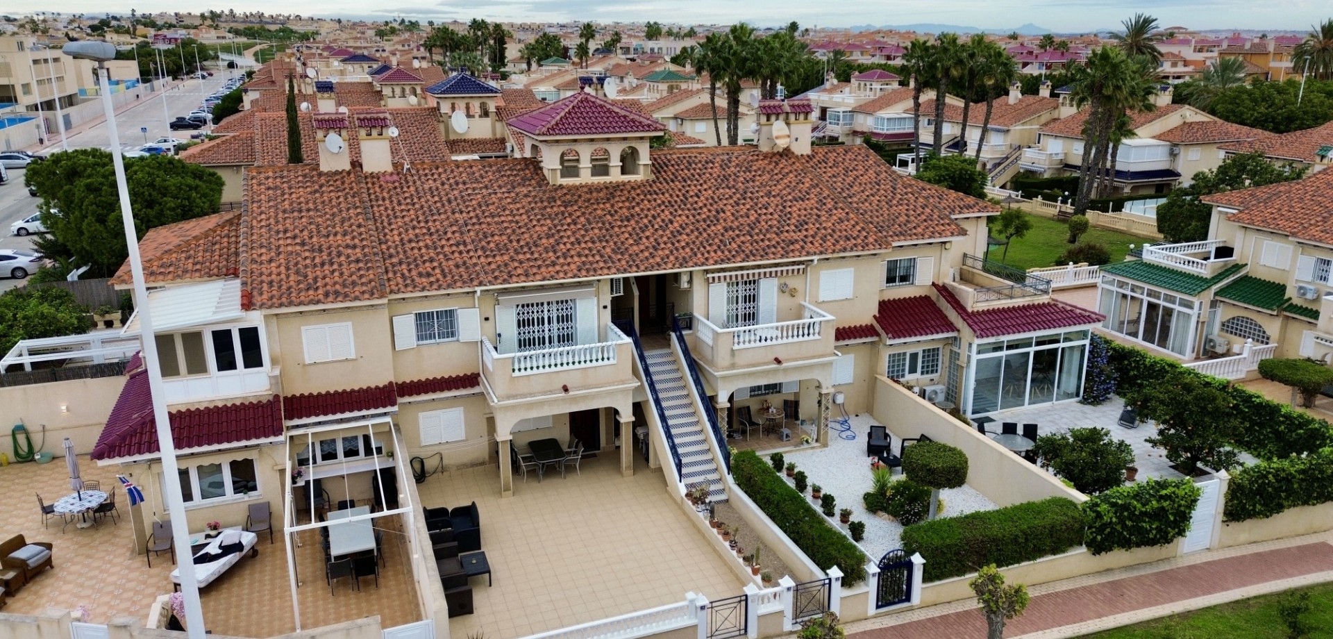 Penthouse in Playa Flamenca - view 1