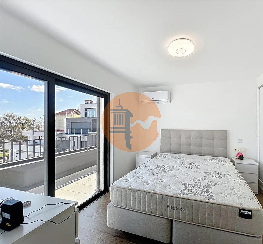 Apartment in Vila Real de Santo Antonio - Image 3