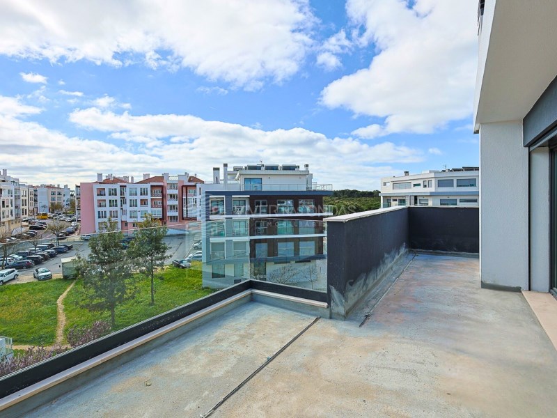 Apartment in Charneca de Caparica - Image 3