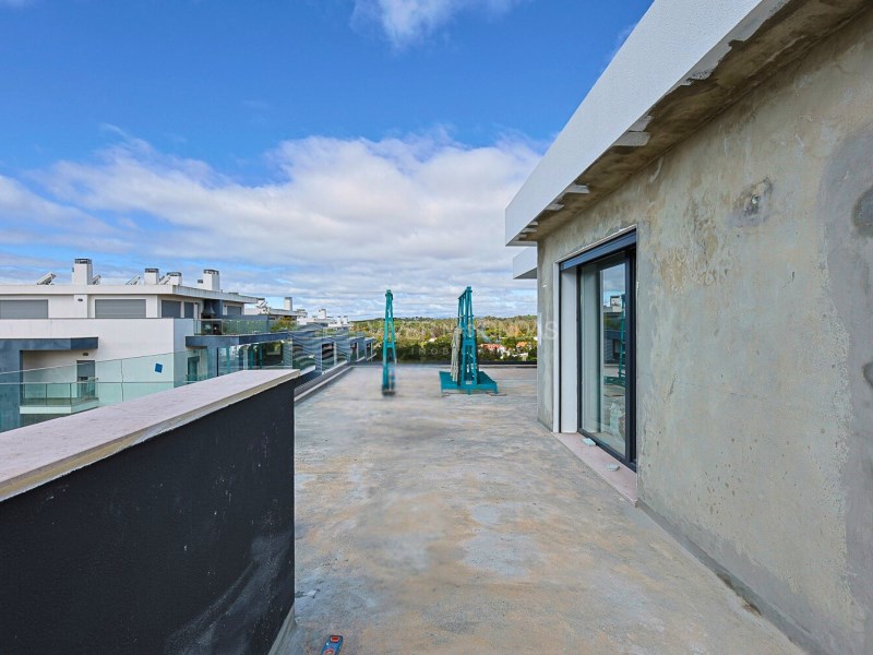 Apartment in Charneca de Caparica - view 1