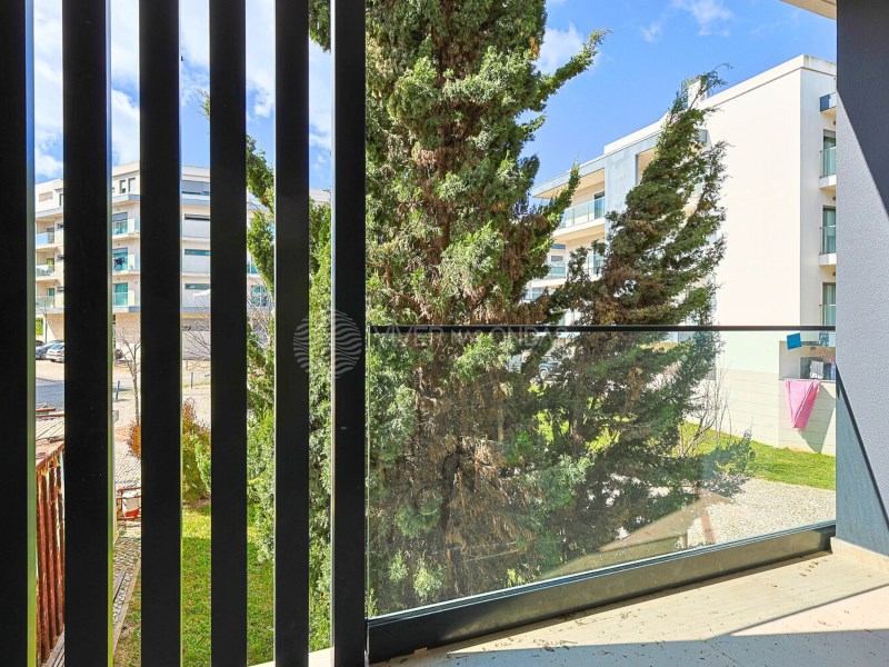 Apartment in Charneca de Caparica - Image 2