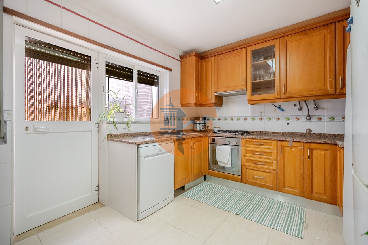 Apartment in Vila Real de Santo Antonio - Image 2