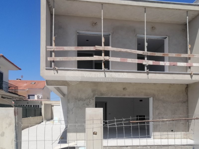 Villa in Fernao Ferro - view 1