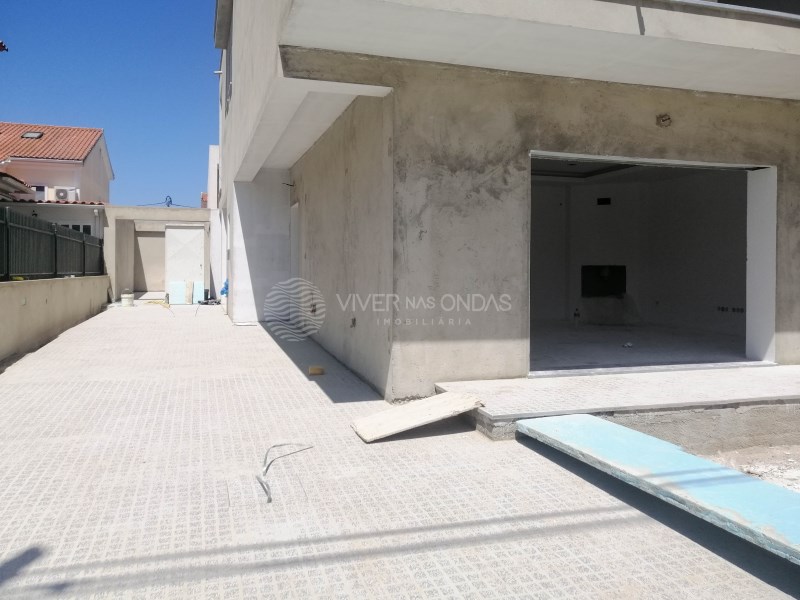 Villa in Fernao Ferro - Image 2