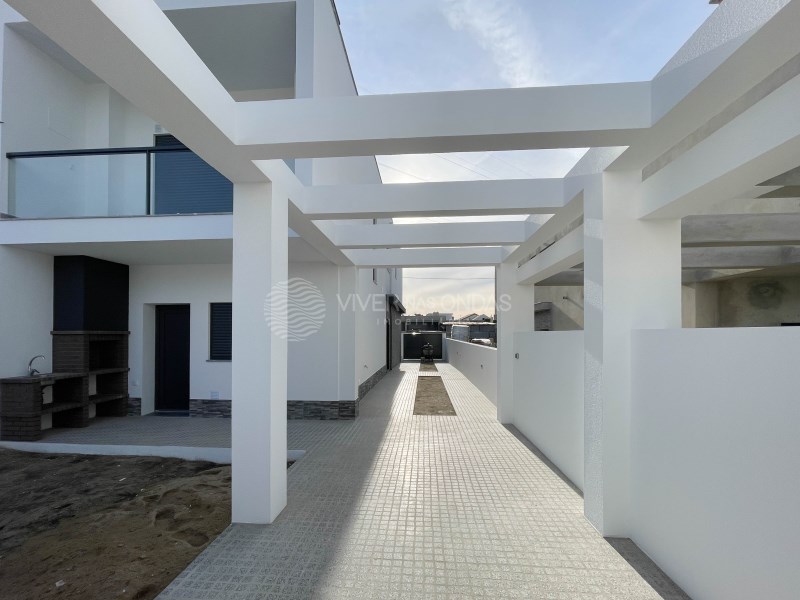 Villa in Fernao Ferro - view 1