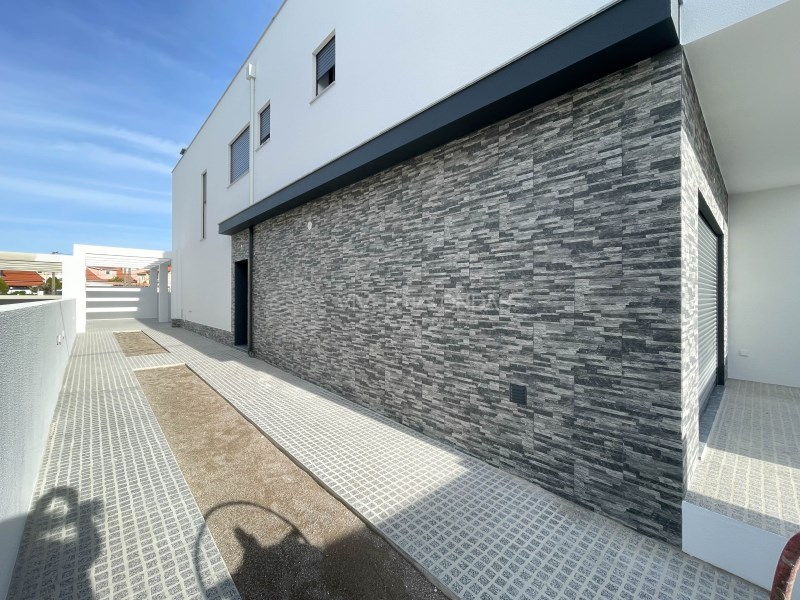 Villa in Fernao Ferro - Image 2