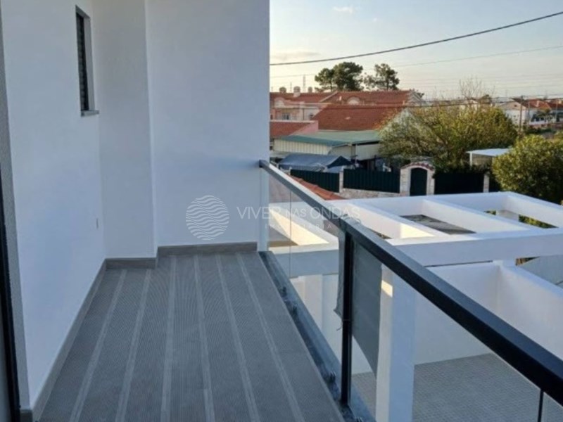 Villa in Fernao Ferro - Image 2