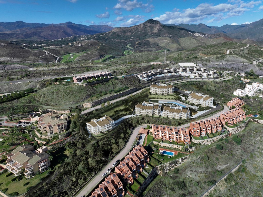 Apartment in Benahavis — image 27