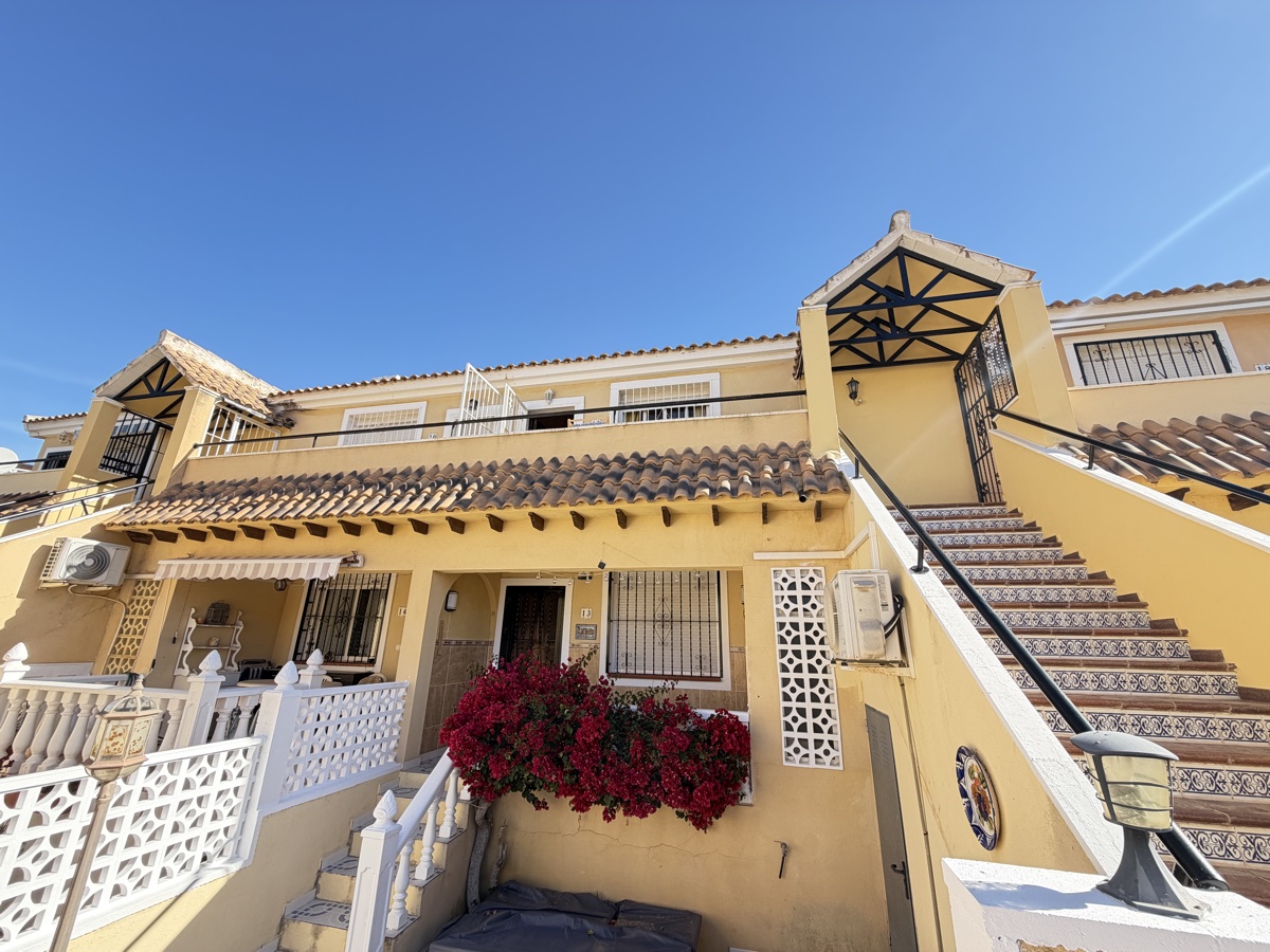 House in Villamartin - view 1