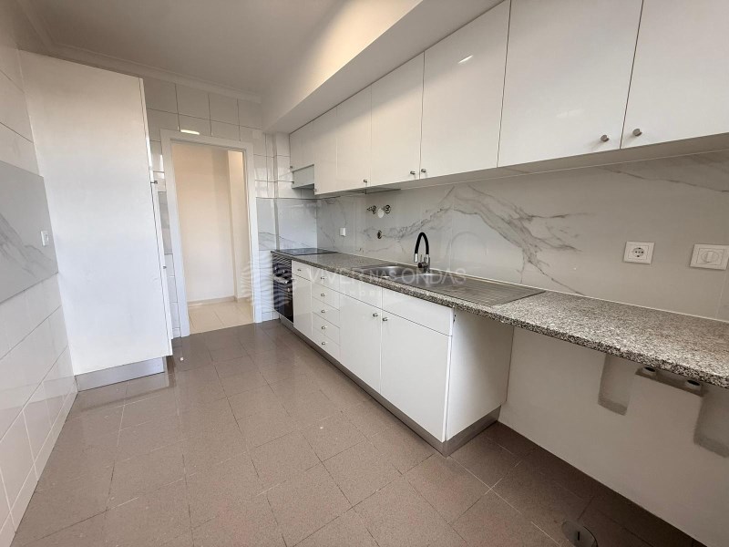 Apartment in Laranjeira - Image 3