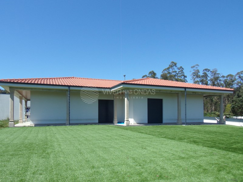 Villa in Carvalhosa - view 1