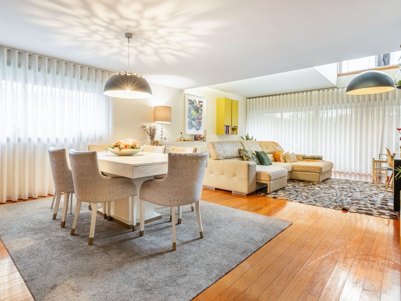 Villa in Milheiros - Image 2