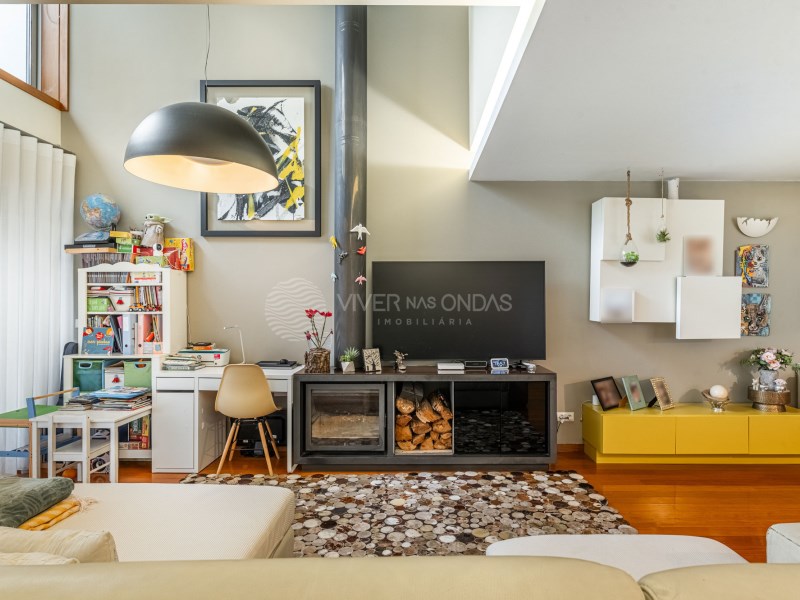 Villa in Milheiros - Image 3