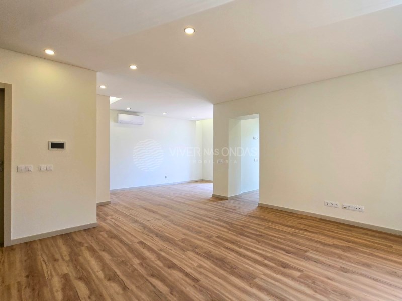 Apartment in Espinho - Image 2